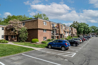 River Run Condominiums in Northampton, MA - Building Photo - Building Photo