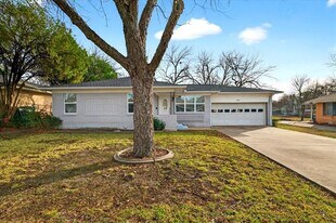 1807 W Josephine St in McKinney, TX - Building Photo