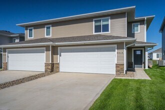 4332 NE 14th St in Ankeny, IA - Building Photo - Building Photo