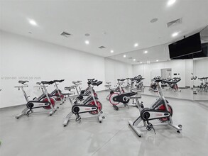 2950 NE 188th St, Unit 435 in Aventura, FL - Foto de edificio - Building Photo