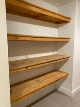 14133 Calvert St in Van Nuys, CA - Foto de edificio - Interior Photo