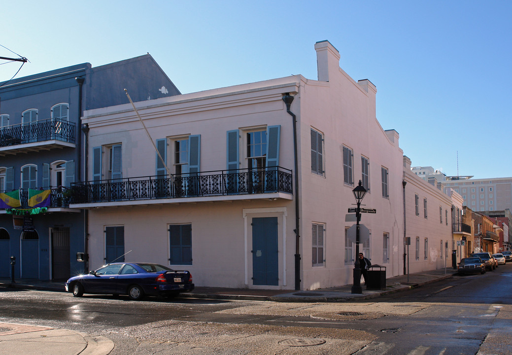 946 Conti St in New Orleans, LA - Foto de edificio