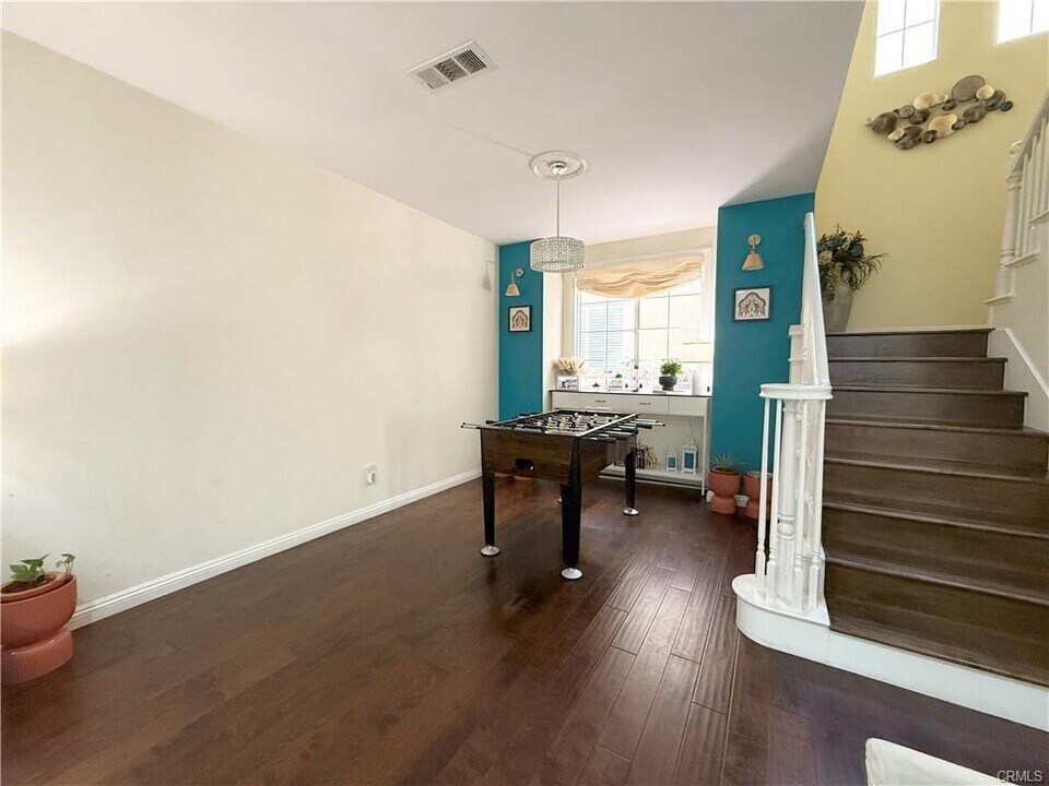 23229 Beachcomber Ln in Santa Clarita, CA - Building Photo