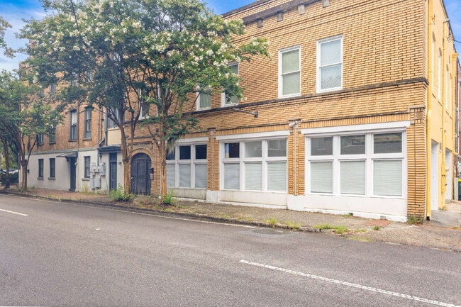 410 Drayton St in Savannah, GA - Building Photo - Building Photo