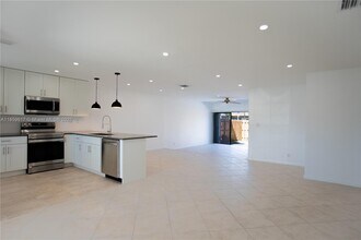 2615 SW 74th Terrace in Davie, FL - Building Photo - Building Photo