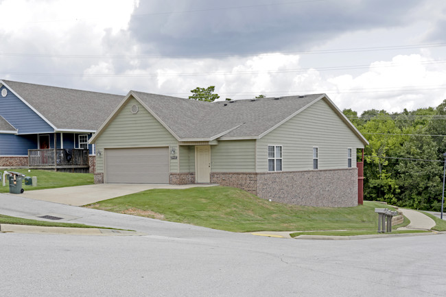 2890 W Old Farmington Rd in Fayetteville, AR - Building Photo - Building Photo