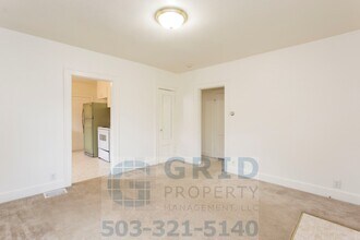 1234 N Watts St in Portland, OR - Building Photo - Building Photo