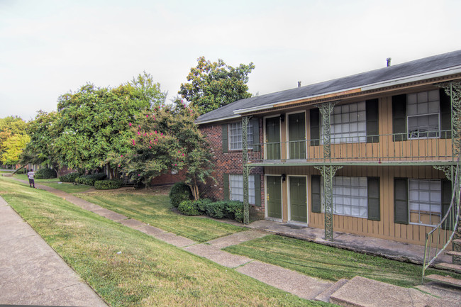 Carriage House in Memphis, TN - Building Photo - Building Photo