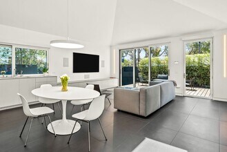 1527 Cabrillo Ave in Los Angeles, CA - Foto de edificio - Building Photo