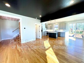 40 Ted Linn Dr in Fairview, NC - Building Photo - Building Photo