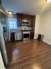 156-49 76th St, Unit 2 in Queens, NY - Foto de edificio - Building Photo