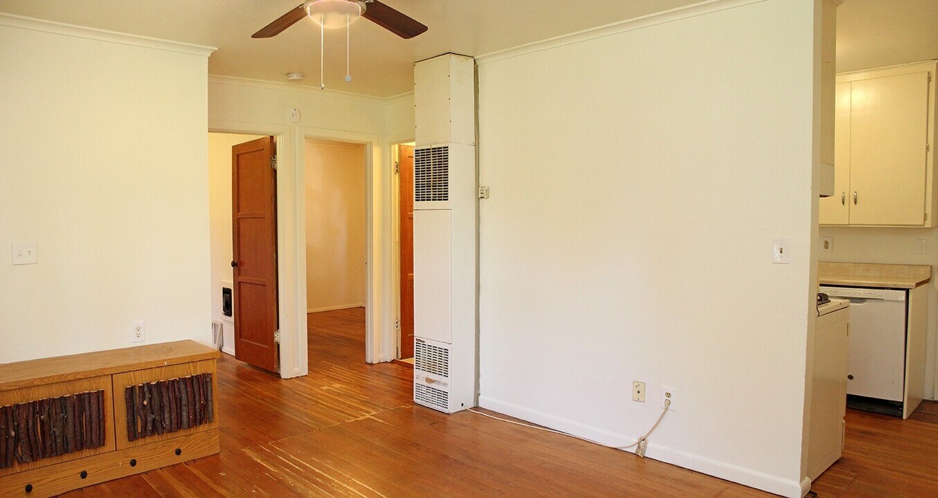 6840-6850 NE Going St in Portland, OR - Building Photo