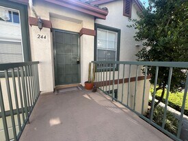 10854 Sabre Hill Dr in San Diego, CA - Building Photo