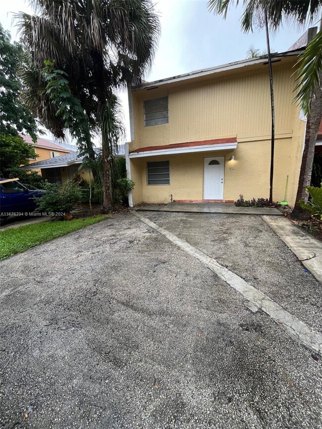 58 SW 14th Terrace in Homestead, FL - Building Photo - Building Photo