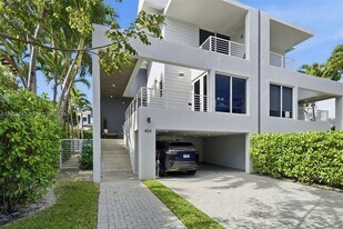 454 Fernwood Rd in Key Biscayne, FL - Building Photo