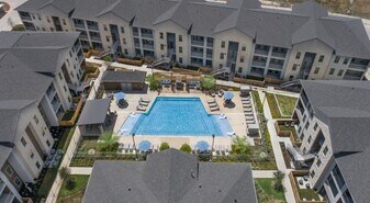 348 Main St, Unit #7204 in Leander, TX - Building Photo
