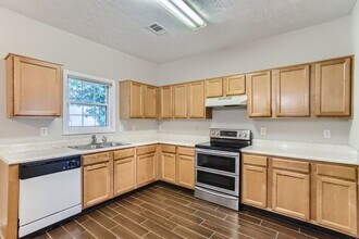 5487 Walnut Ln in Stonecrest, GA - Building Photo - Building Photo