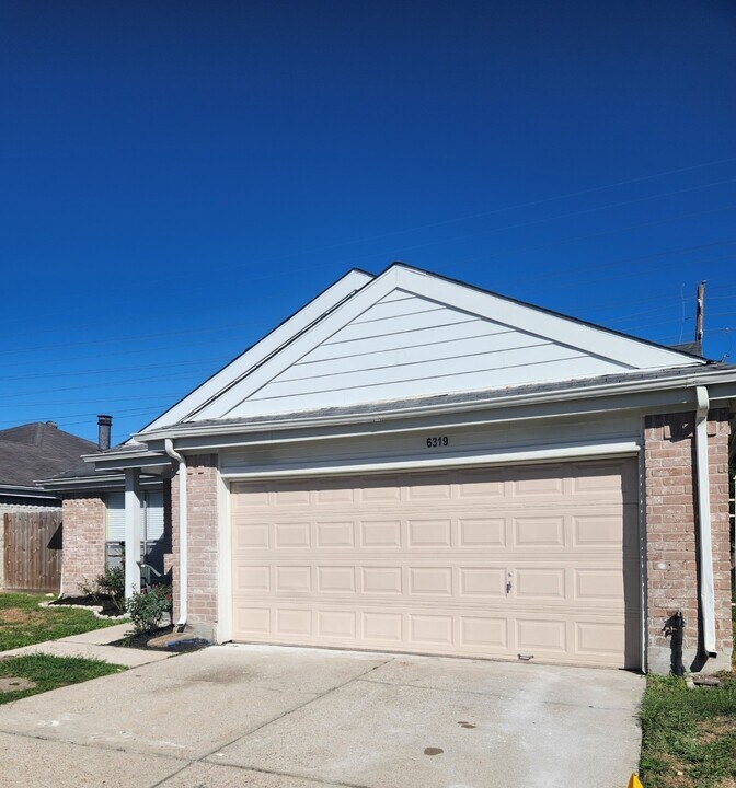 6319 Pouter Dr in Houston, TX - Building Photo