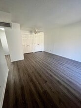 Town Creek Village in Stephenville, TX - Foto de edificio - Interior Photo