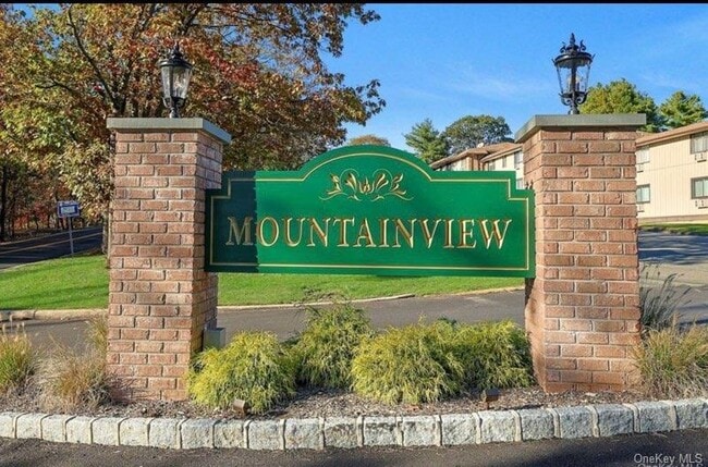 155 Sierra Vista Ln in Valley Cottage, NY - Building Photo - Building Photo