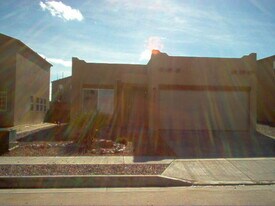 6816 Brindisi Pl NW in Albuquerque, NM - Building Photo
