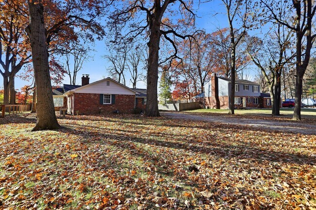 3329 Melbourne Cir in Indianapolis, IN - Building Photo - Building Photo