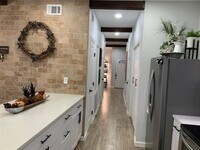 840 Threadneedle St photo'