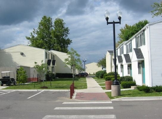 Columbia Square Townhome Apartments in Columbia, MO - Foto de edificio