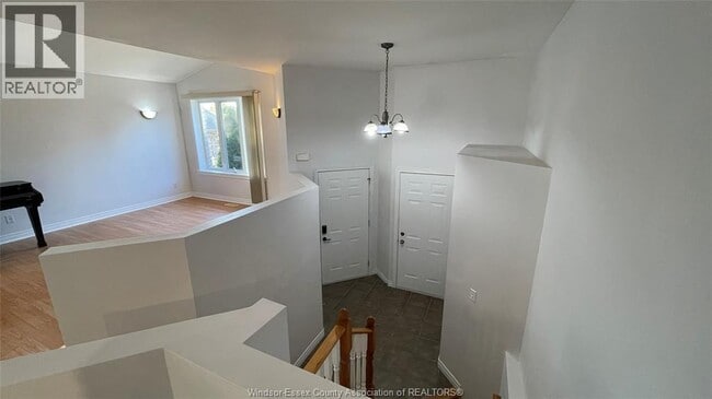 11396 Timber Bay Crescent in Windsor, ON - Building Photo - Building Photo