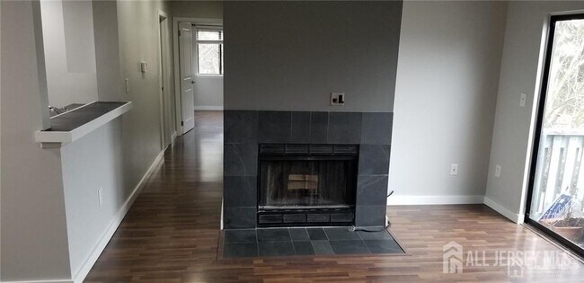 8406 Tamarron Dr in Plainsboro, NJ - Building Photo - Building Photo