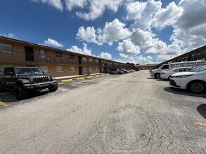 5461 W 24th Ave in Hialeah, FL - Building Photo - Building Photo