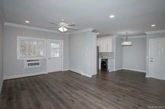 558 New Hwy in Hauppauge, NY - Building Photo - Building Photo