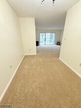 58 Amethyst Way in Franklin Township, NJ - Building Photo - Building Photo