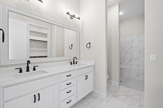 1206 Hidden Oaks Dr in Tomball, TX - Building Photo - Building Photo