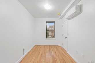 39-21 57th St-Unit -B1 B4 in Queens, NY - Building Photo - Building Photo