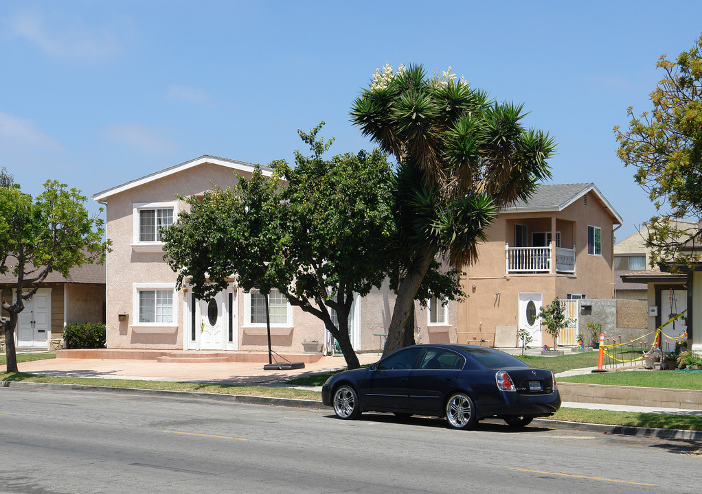 831-835 Ivywood Dr in Oxnard, CA - Building Photo