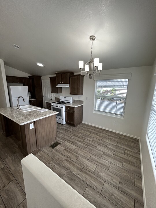 Garden West Estates (55+ Senior) in Gardena, CA - Building Photo