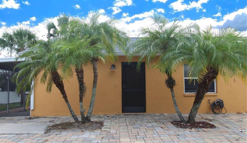 864 Hand Ave in Sarasota, FL - Building Photo