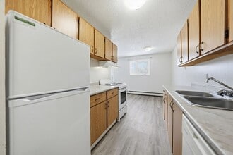 Evergreen Manor in Prince Albert, SK - Building Photo - Building Photo