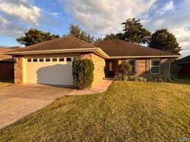 4955 Montauk Trail SE in Owens Cross Roads, AL - Building Photo