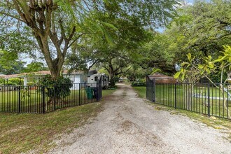 535 NW 90th St in El Portal, FL - Building Photo - Building Photo