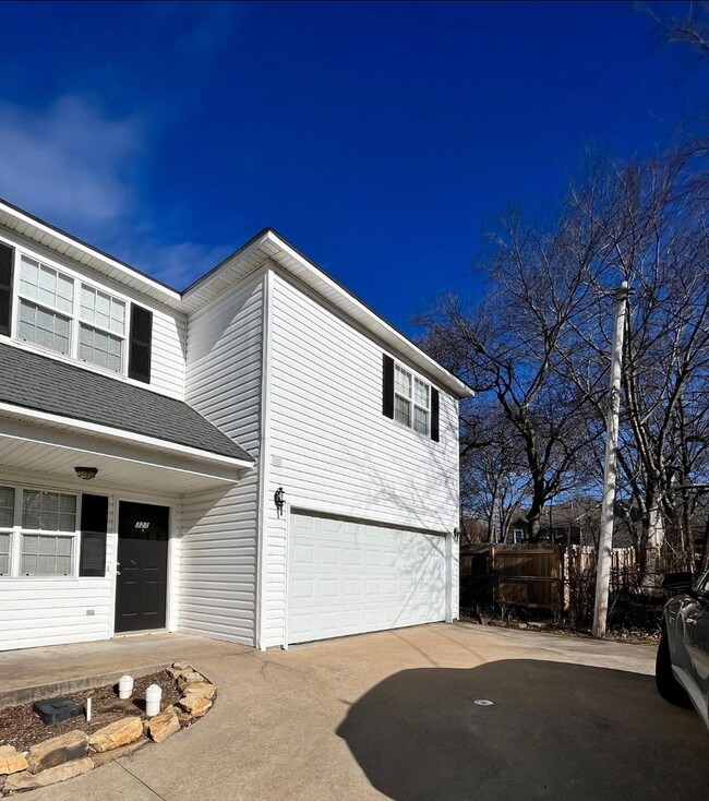 property at 321 E Modoc Ave