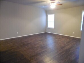 303 Wood Creek St in Lowell, AR - Building Photo - Building Photo