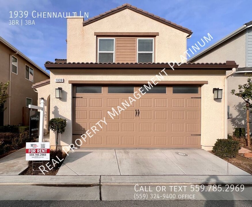 1939 Chennault Ln in Clovis, CA - Building Photo
