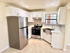 Luxury Apartments 2 in Brownsville, TX - Building Photo - Building Photo