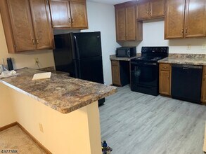 64 Heritage Ln in Hamburg, NJ - Building Photo - Building Photo