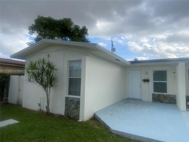 11350 SW 3rd St-Unit -A in Miami, FL - Building Photo - Building Photo
