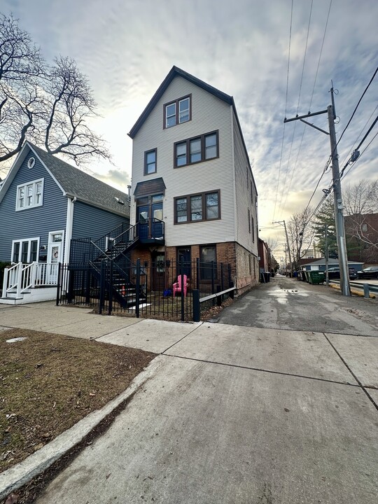 3342 N Hoyne Ave in Chicago, IL - Building Photo