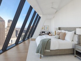 1944 N Field St in Dallas, TX - Building Photo