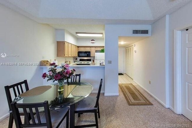 1280 S Alhambra Cir, Unit 1409 in Coral Gables, FL - Foto de edificio - Building Photo